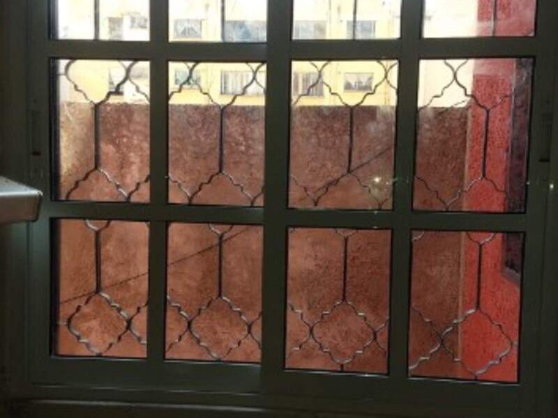 Ventana de aluminio blanco en México