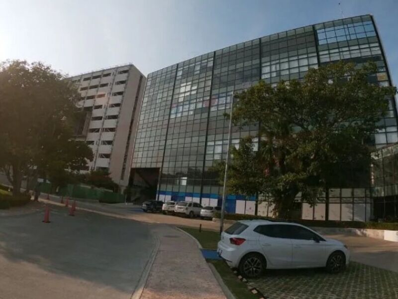 Renta oficina Av. Isla