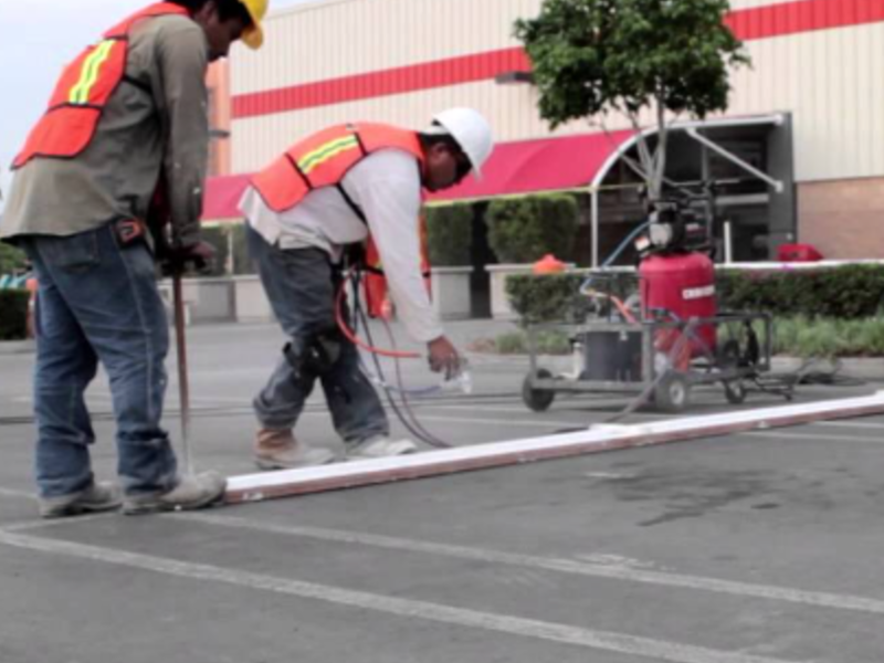 Pintura guarniciones estacionamientos Tizimín