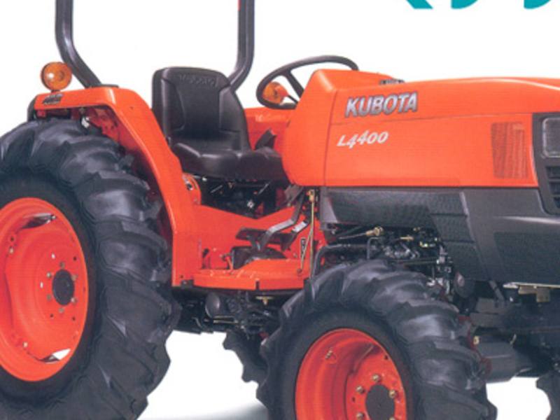 TRACTOR L4400