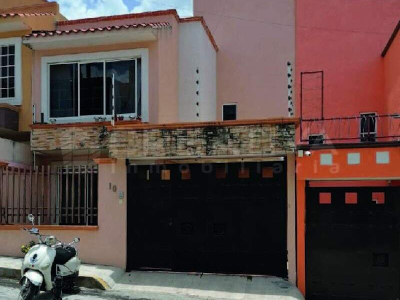 Venta casa Av. 20 Noviembre