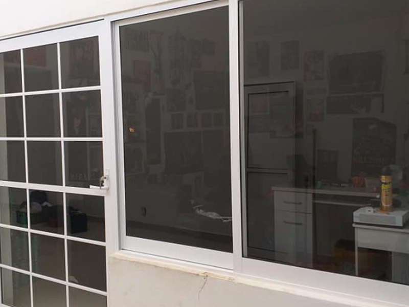 Ventana corrediza con vidrio blanco Nayarit