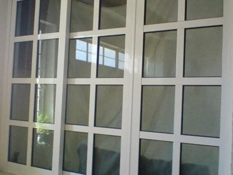 Ventana cuadriculada de aluminio Chiapas