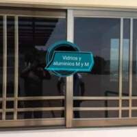 Vidrios y aluminios M y M Chino Meza