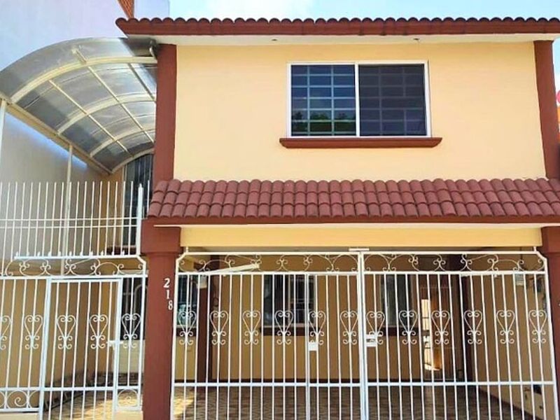VENTA DE CASA EN FRACCIONAMIENTO REAL DEL SUR