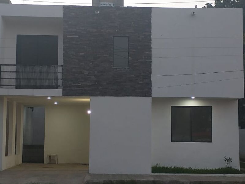 CASA Venta PUERTA Madero 