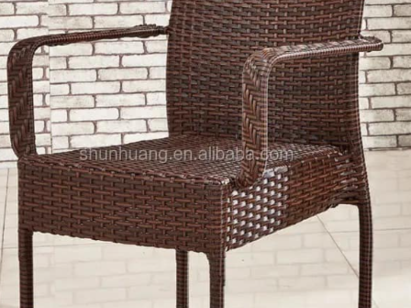Silla ligera de mimbre para exterior CDMX