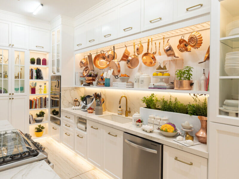 Muebles blancos altos bajos cocina México