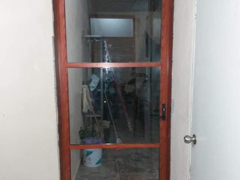 Puerta 3 pulgadas color madera Majisterial