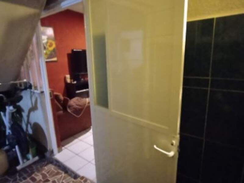 Puerta para baño en Majisterial