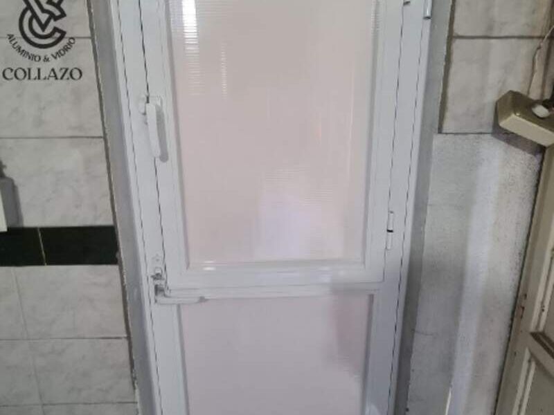 Puerta con ventana abatible Aguascalientes