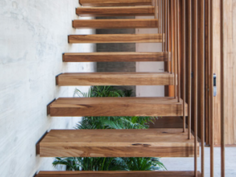 Escalones madera interior Torreon