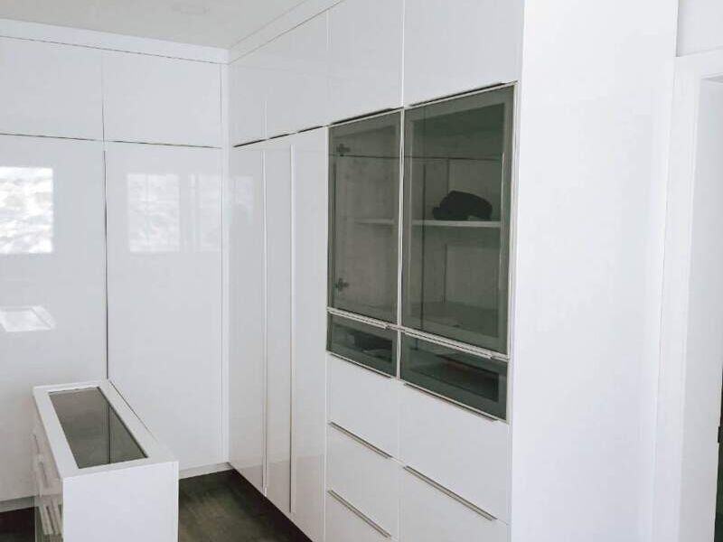 walk-in closet