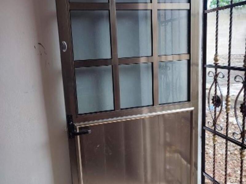 Puerta con retícula superior Hecelchakán