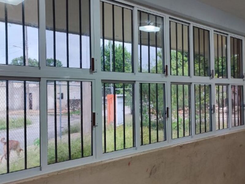 Ventanas de aluminio con reja Hecelchakán