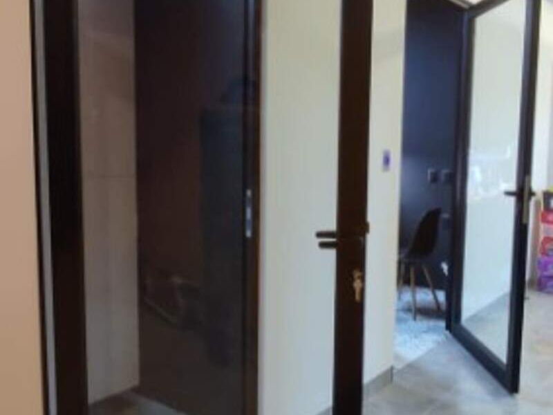 Puerta abatible cristal Querétaro
