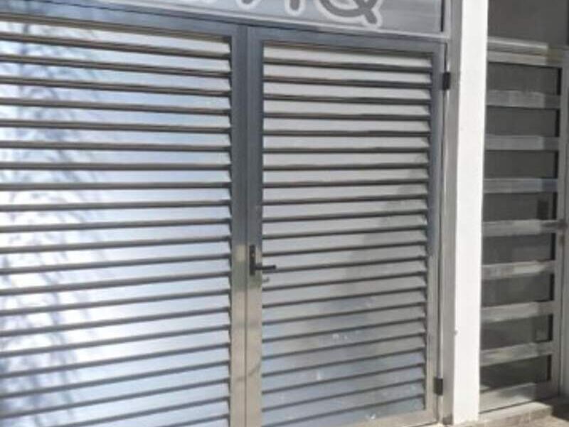 Puerta de entrada tipo louver Querétaro