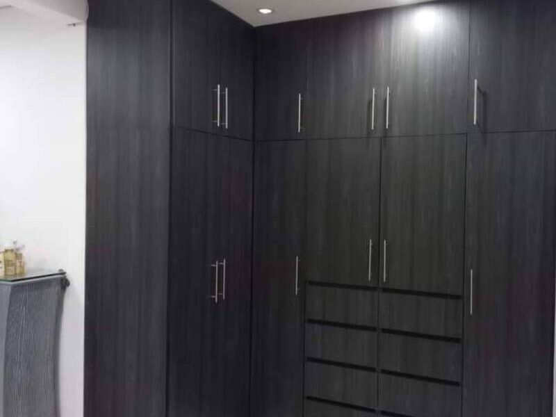 Closet escuadra Chocolate México