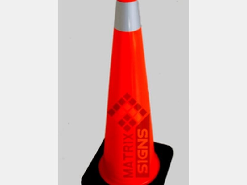 Cono De Base Negra De 71 cm Saltillo
