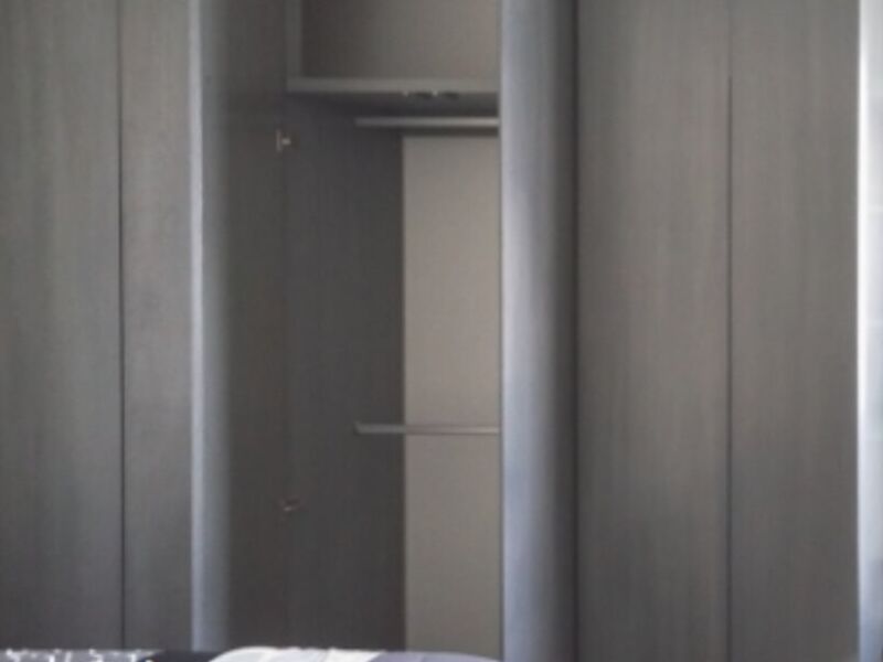 Closet gris modelo 2