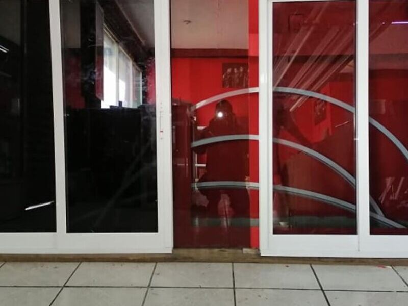 Ventana de aluminio blanco Villa Cuauhtémoc