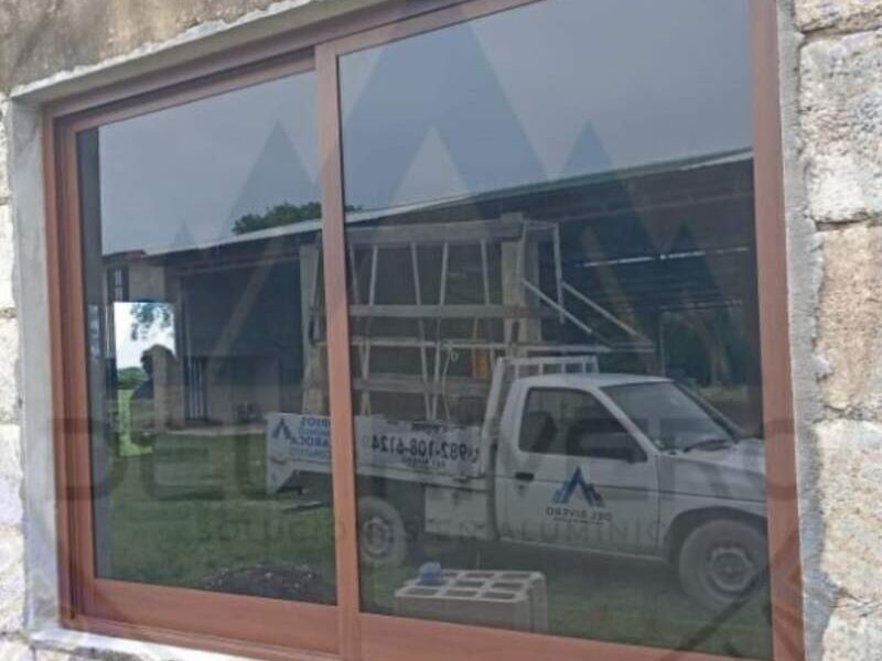 Ventana de aluminio Champotón