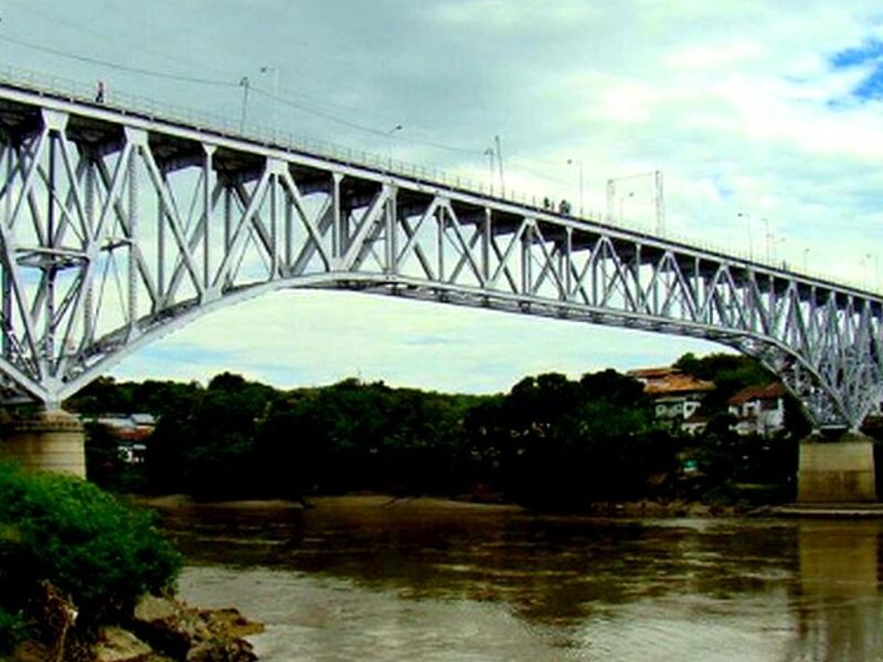 Puente carretera Guadalajara