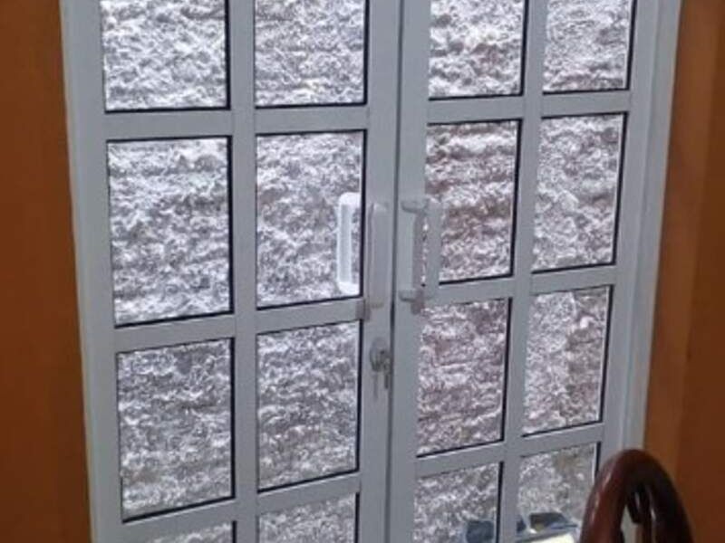 Puerta de aluminio y cristal Sinaloa