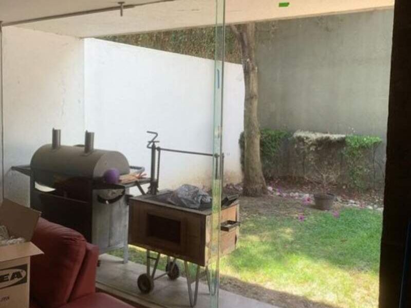 Fijo y puerta abatible de vidrio CDMX