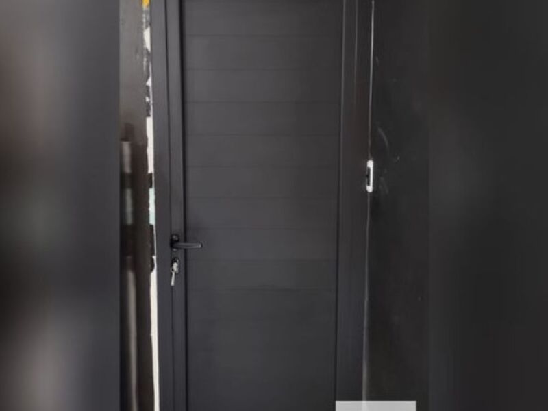 Puerta en aluminio duro  Atizapán