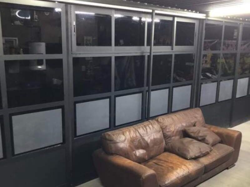 Canceleria de aluminio negra Coacalco