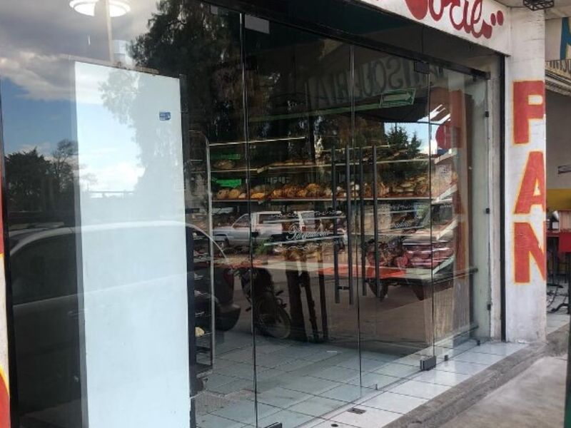Fachada con cristal templado Coacalco