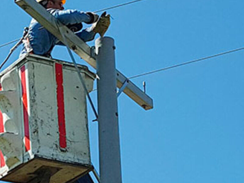 Poste distribución energía México 