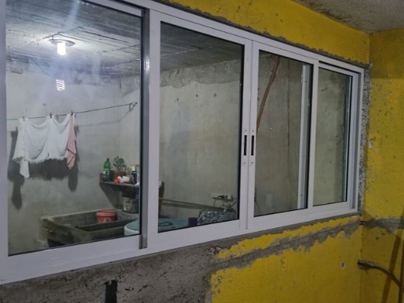 Ventana con sistema fijo corredizo México