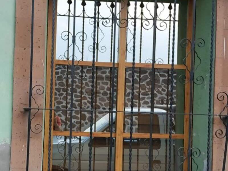 Ventana en simulación madera México