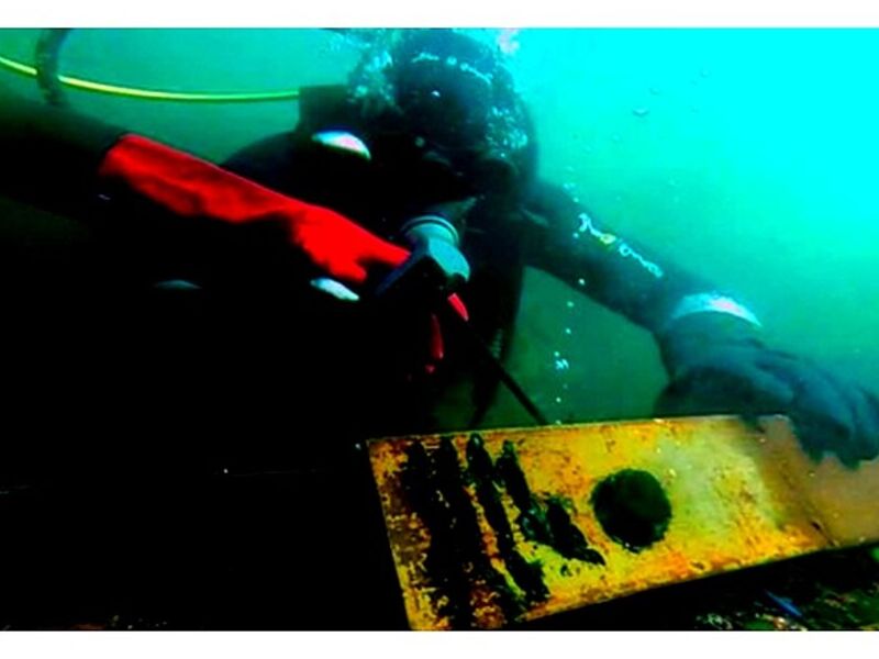 Trabajos de corte submarino México