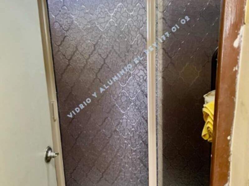 Cancel para baño color beige Monclova
