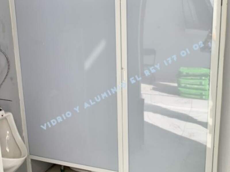 Mampara de aluminio blanco México