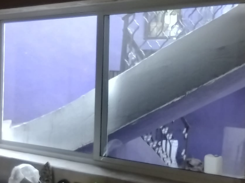 Ventana corrediza con aluminio gris Apodaca