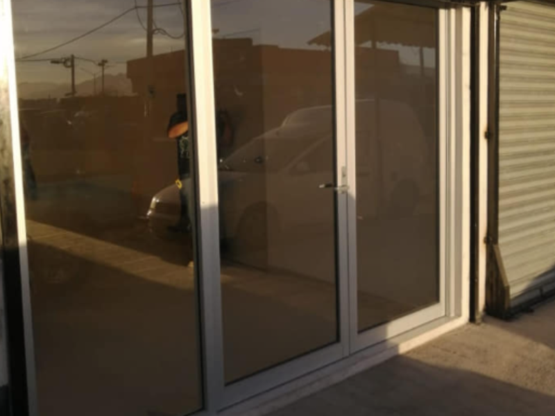 Puerta corrediza vidrio templado Apodaca