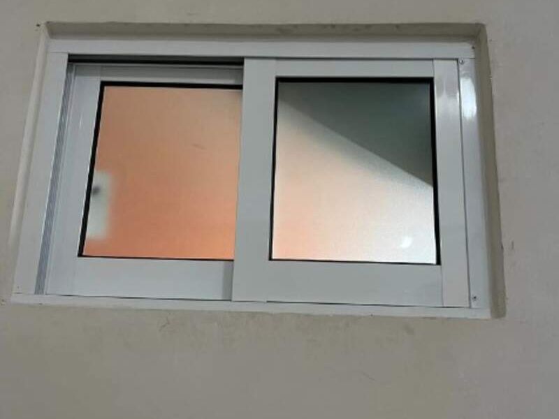 Ventana corrediza de baño Maravatío