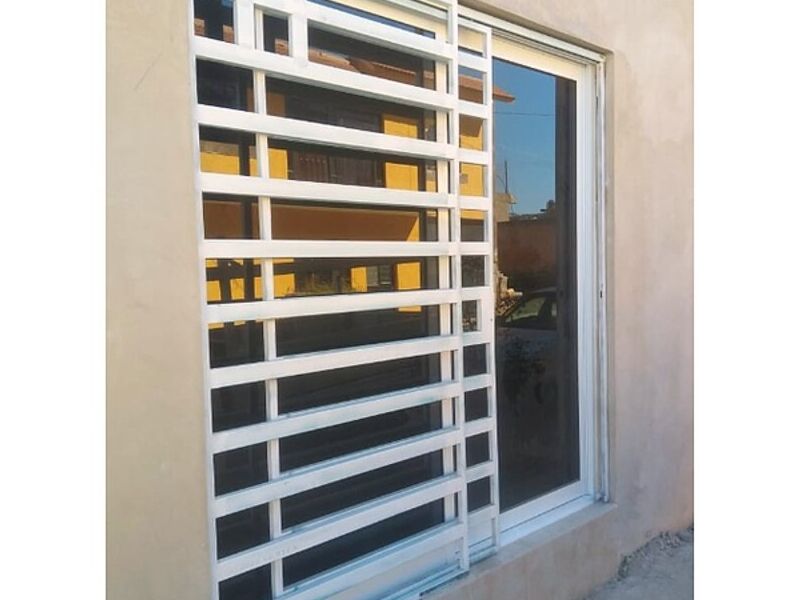 Ventana cuadricular aluminio blanco Nayarit