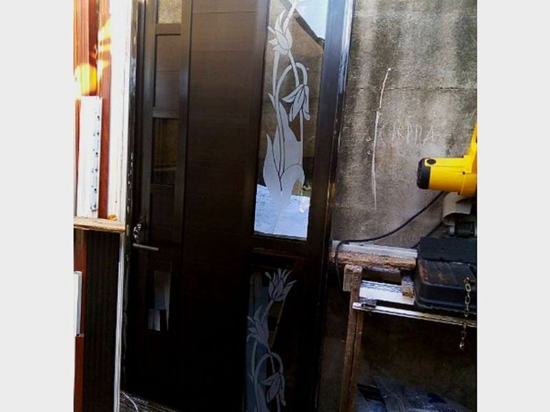 Puerta Aluminio Vidrio tipo madera Tampico