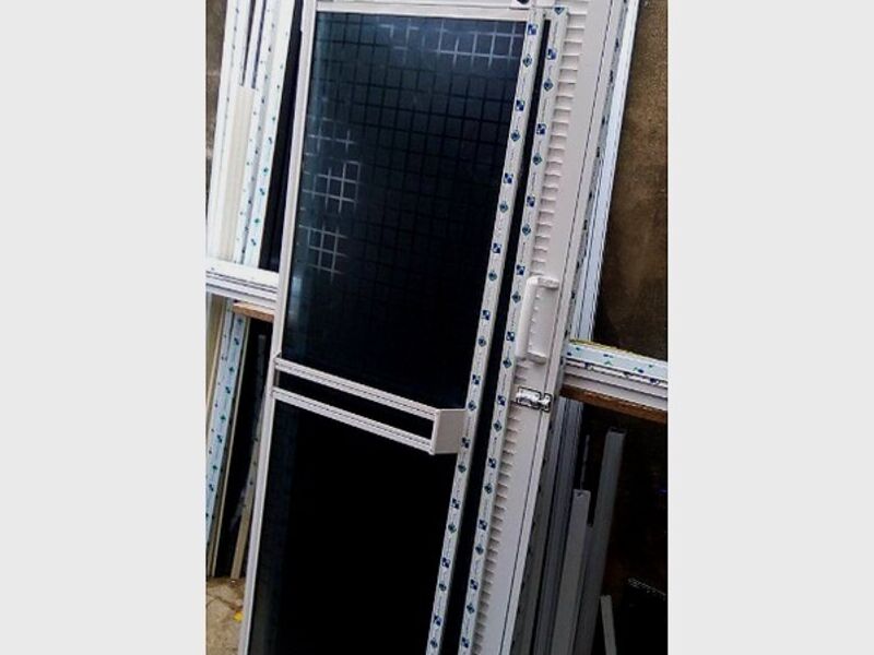 Puerta Vidrio Negro Tampico