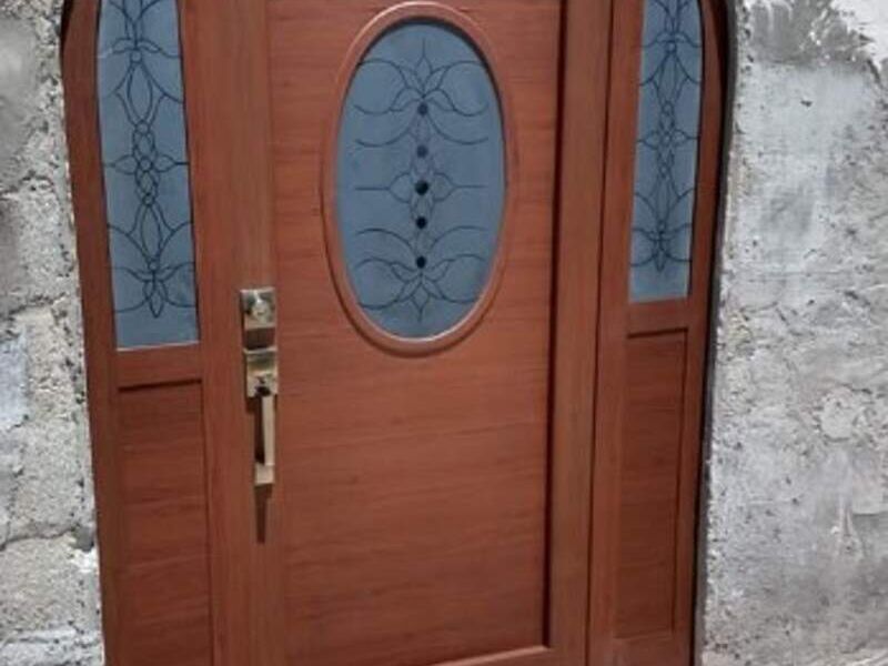Puerta de aluminio imitación madera México