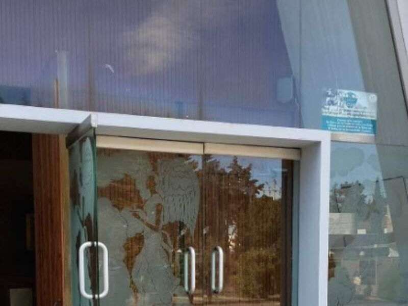 Puerta de acceso cristal México