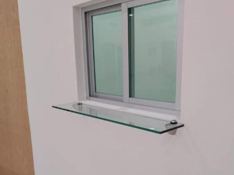 Ventana corrediza y repisa cristal Xalatlaco