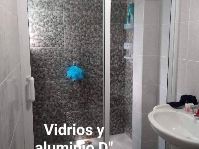 Cancel baño en vidrio y aluminio Xalatlaco