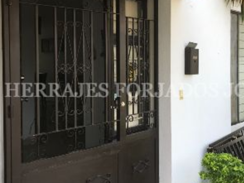 Puertas y portones León