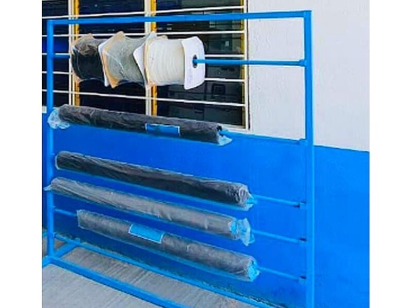 Estructura de metal azul Iguala